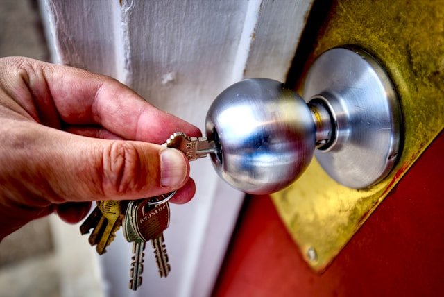 Interventions de serrurier en urgence à Paris, disponibles 24 heures sur 24 et 7 jours sur 7