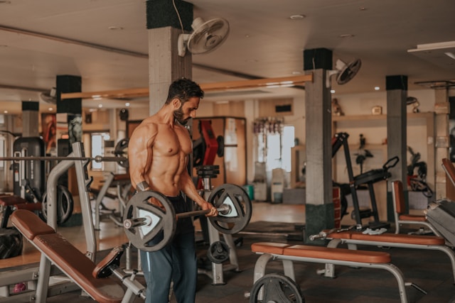 Quel charge soulever pour stimuler efficacement la prise de muscle ?