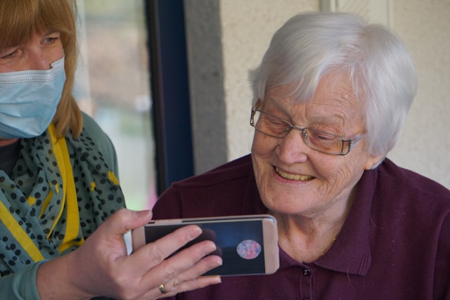 Bien vieillir : conseils simples pour une routine senior au top